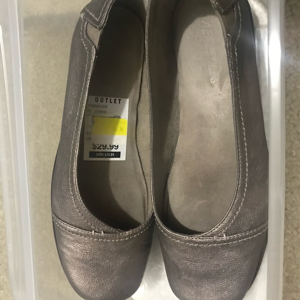Womens Aerosols Size 8